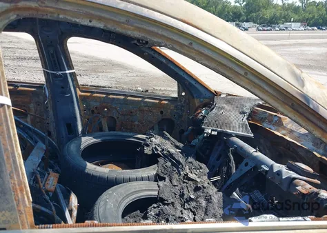 2013 Cadillac Srx Luxury Collection z USA, uszkodzony, nr VIN 3GYFNGE31DS602356